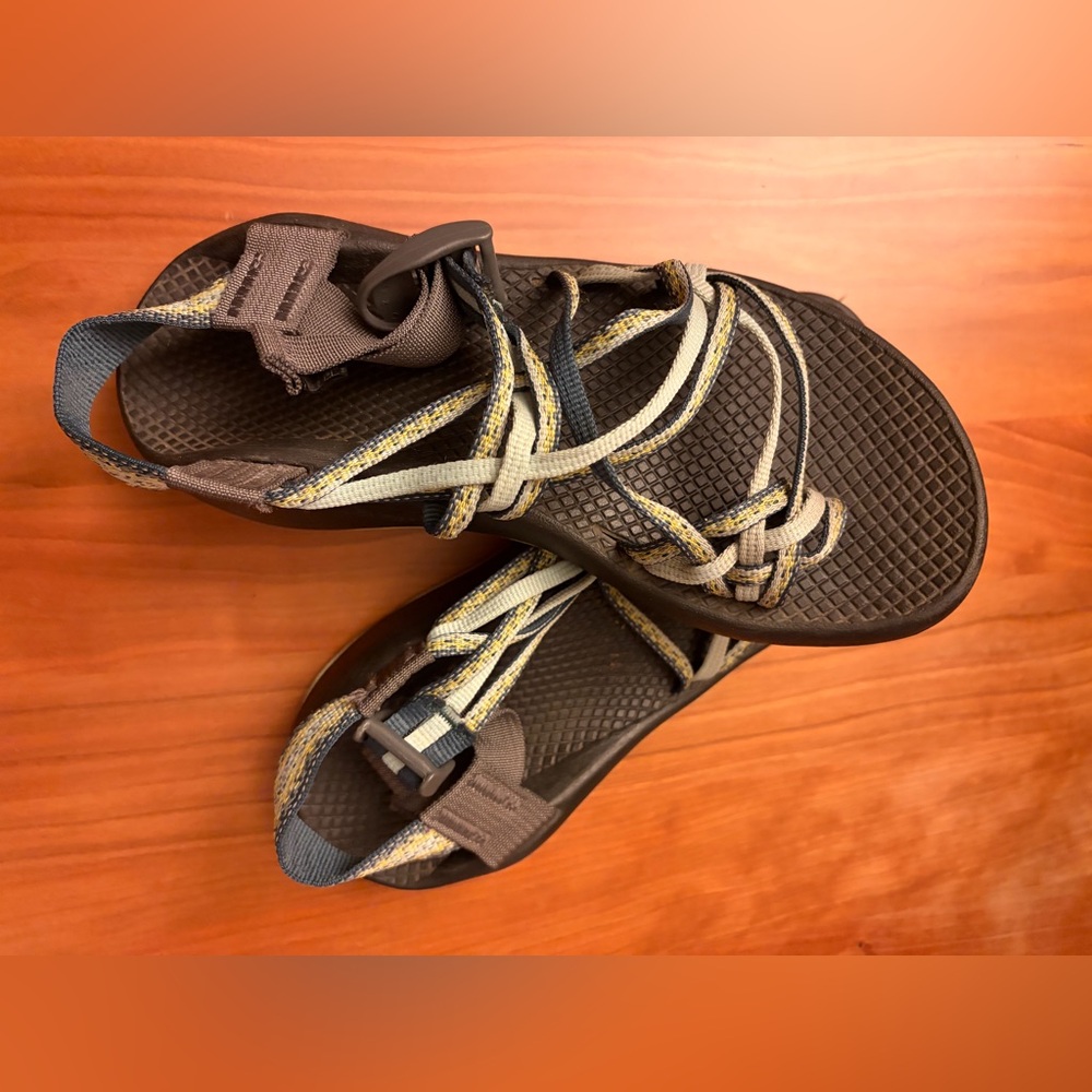 Chaco Women’s Size 7 Light Green/Grey/Light Yellow Sandals